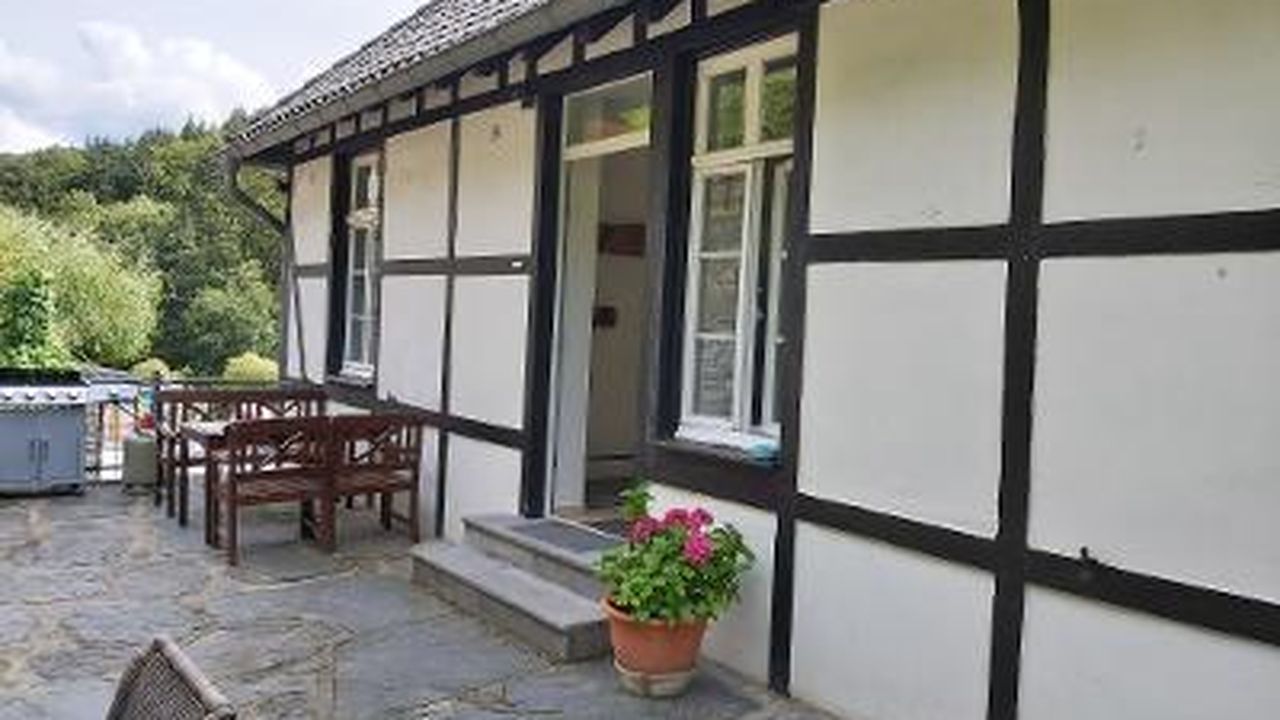 Wasserkraftwerk 3 Eingang, Außenbereich Wasserkraftwerk 3 Eingang, Außenbereich